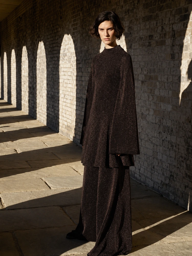 Cashmere Fabric: Luxury Begins Beneath a Goat’s Fur 25