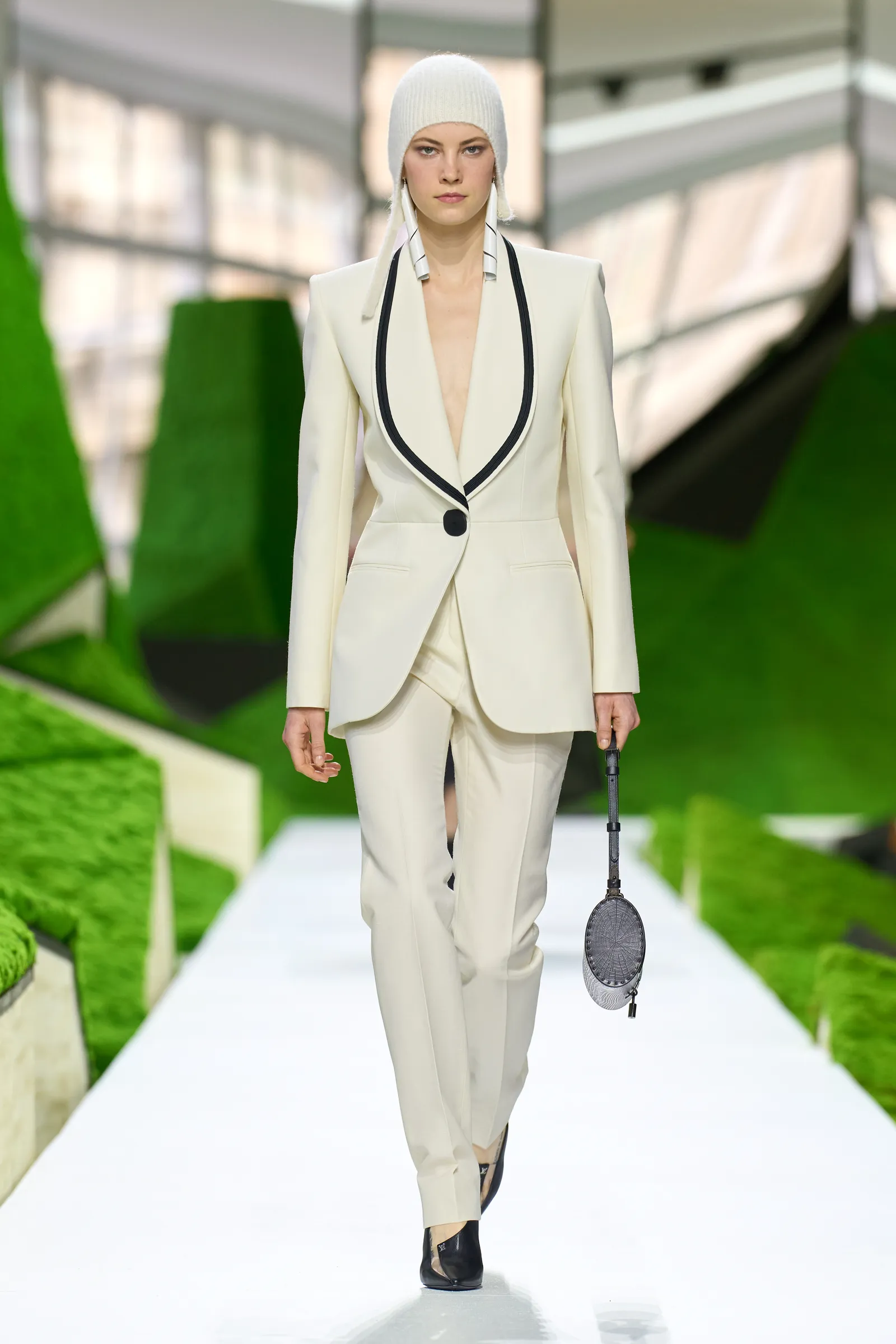 The White Suit Tailoring Spectrum