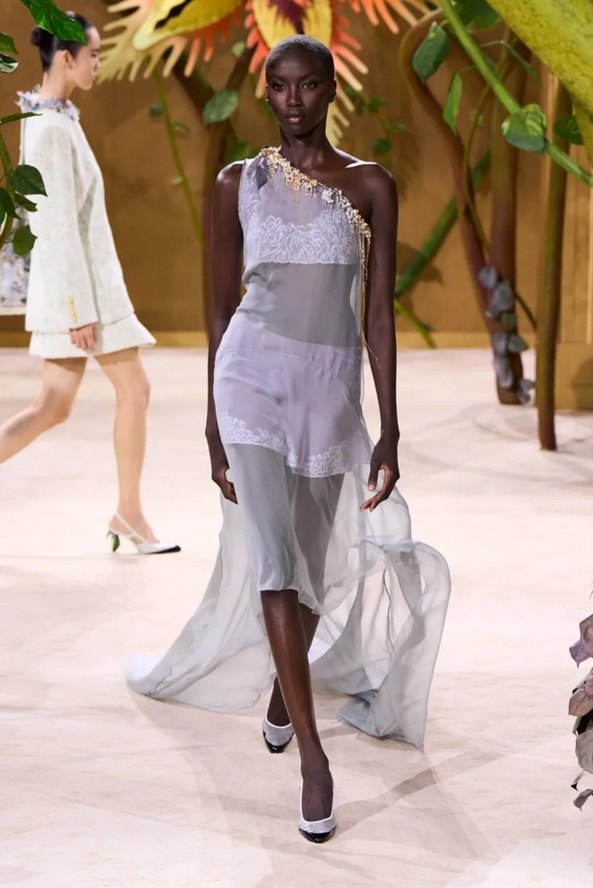 Dressing the Hopeless Romantic in Light