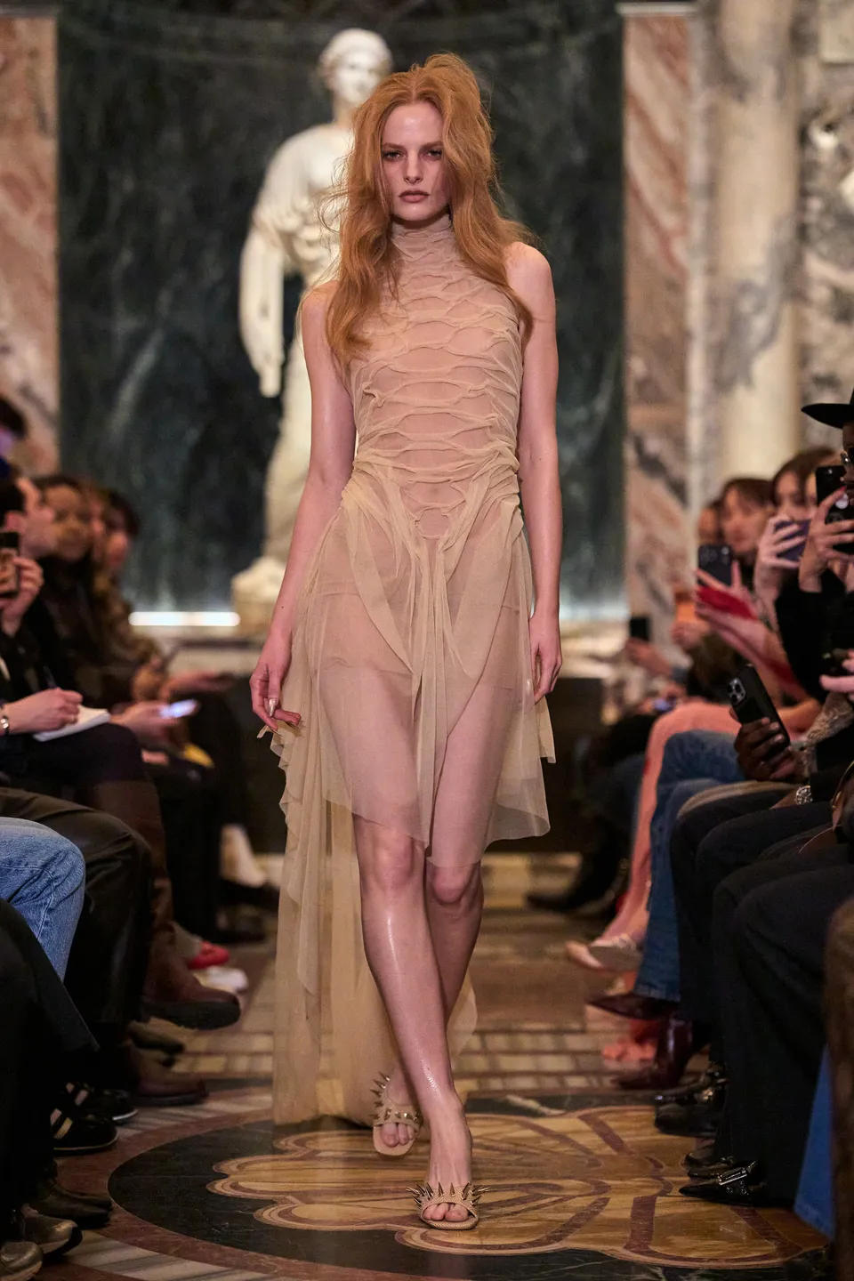Dressing the Hopeless Romantic in Light 6
