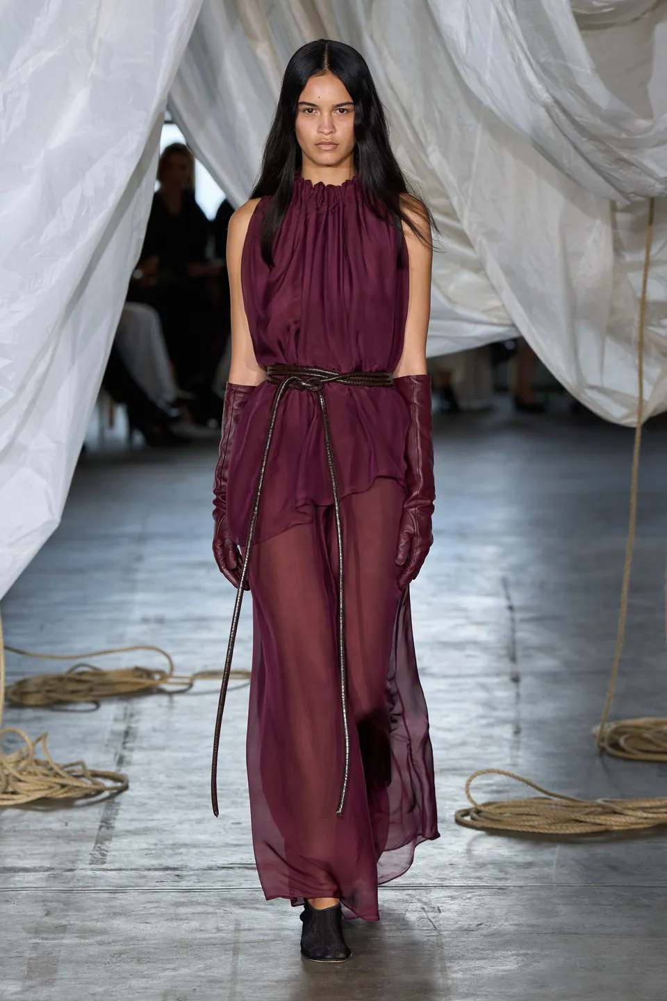 Dressing the Hopeless Romantic in Light 4