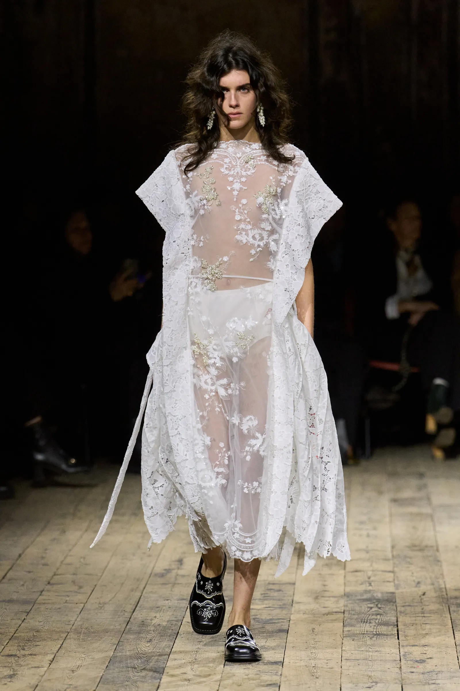 Dressing the Hopeless Romantic in Light 5