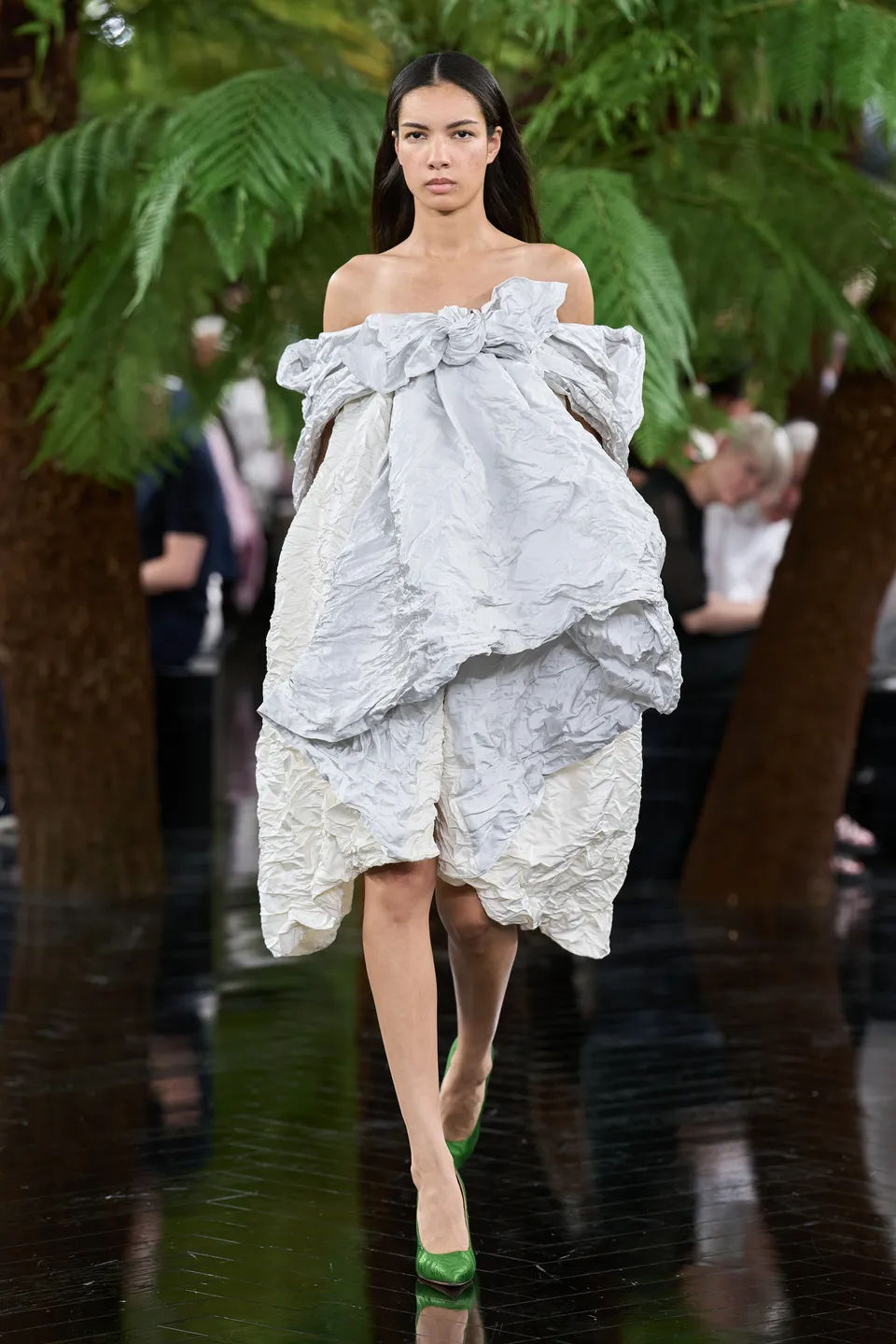 Dressing the Hopeless Romantic in Light 10