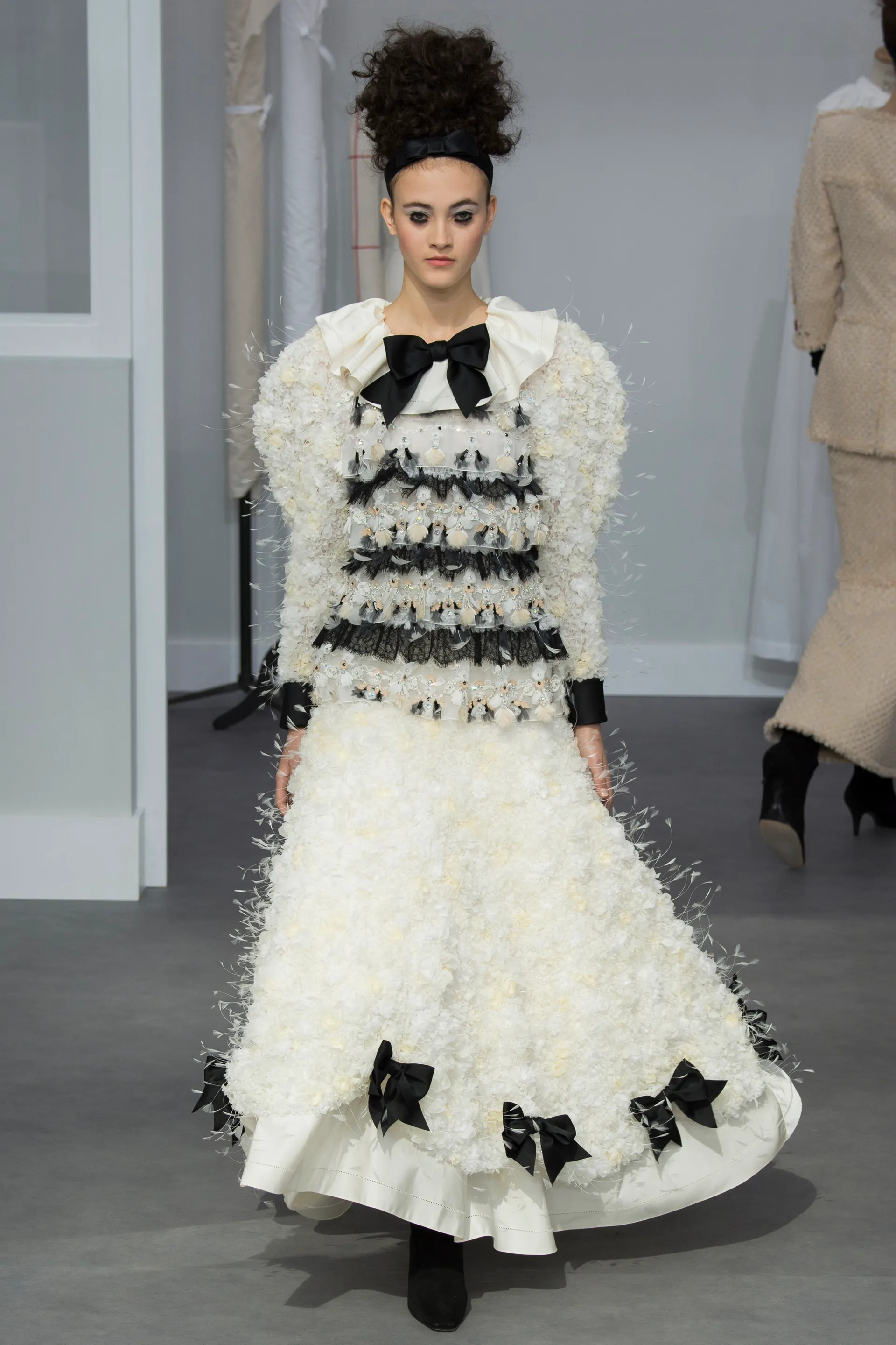 lace fabric runway h