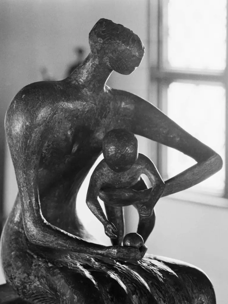 modern sculpture Henry Moore