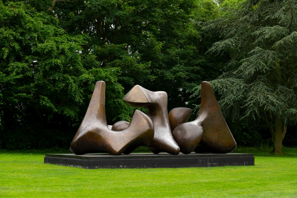 modern sculpture Henry Moore