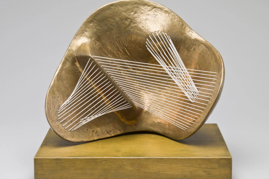 modern sculpture Henry Moore