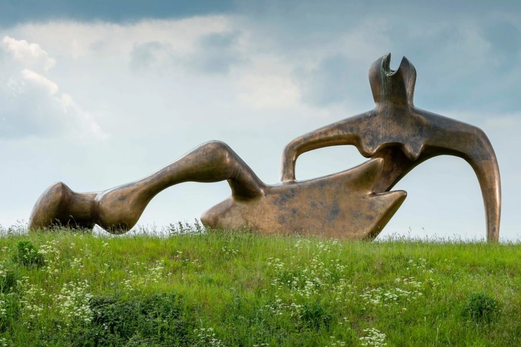 modern sculpture Henry Moore