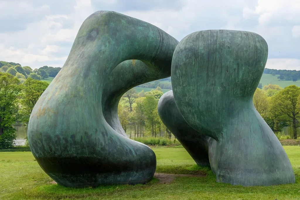 modern sculpture Henry Moore