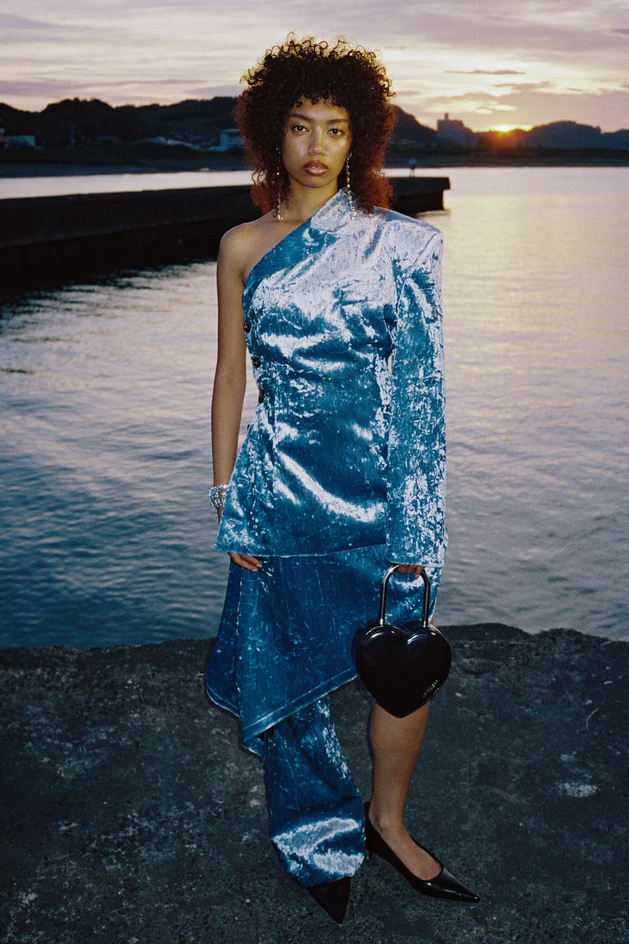 velvet fabric n