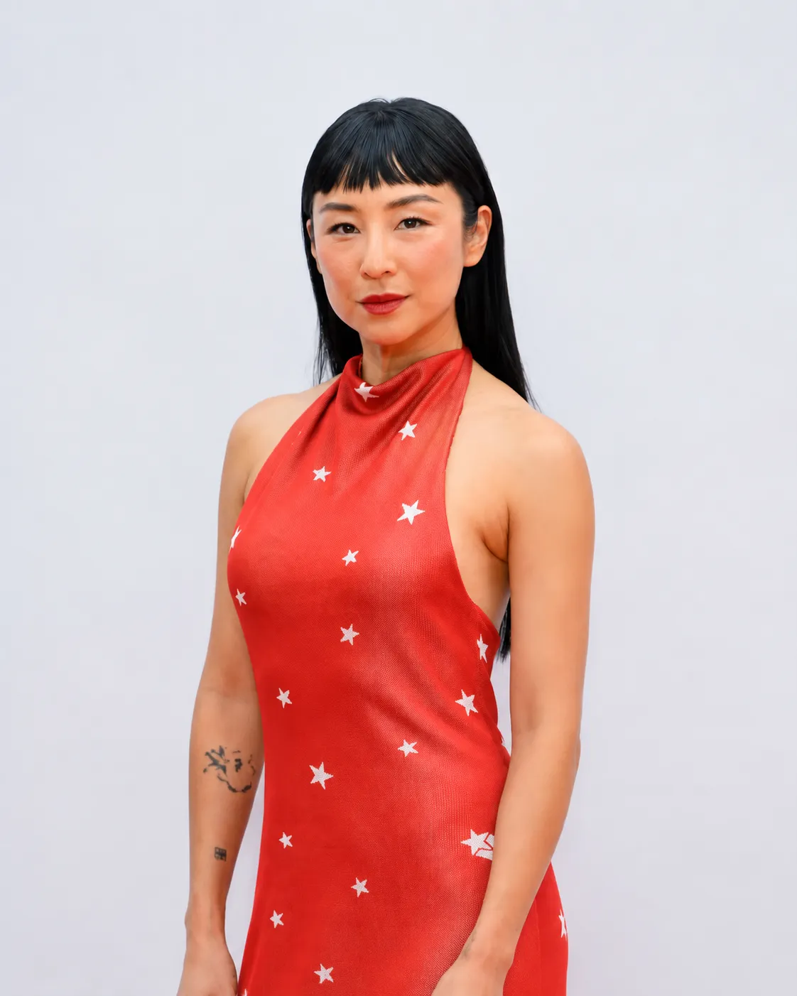 Hepburn bang Greta Lee at the "Toy Story 5" launch event in London (2026)