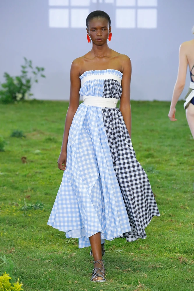 How Gingham Fabric Is Used in Fashion 8