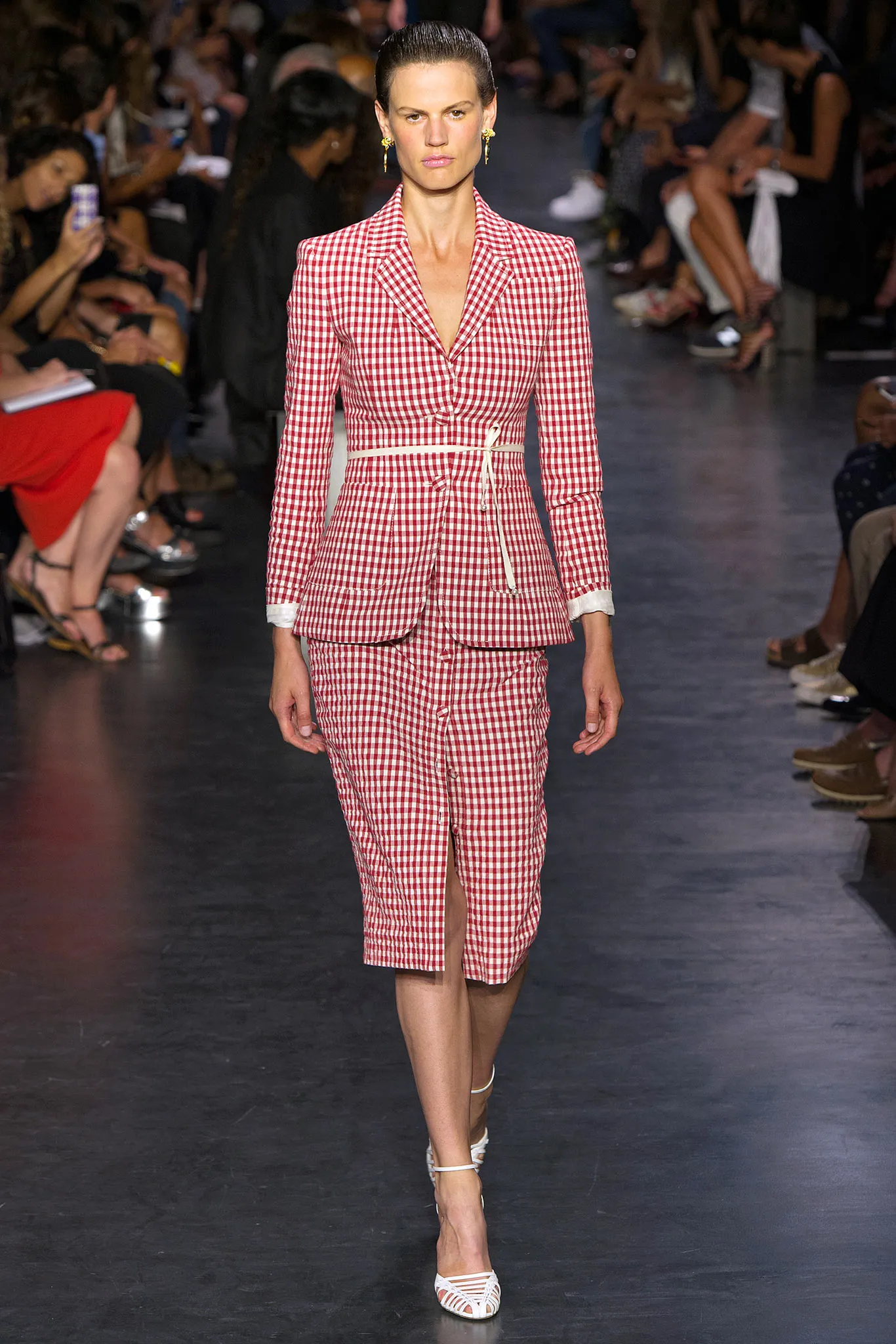 How Gingham Fabric Is Used in Fashion 7