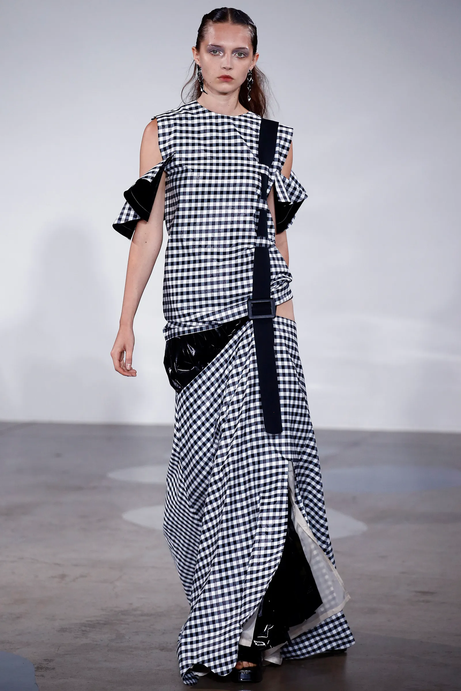 How Gingham Fabric Is Used in Fashion 5