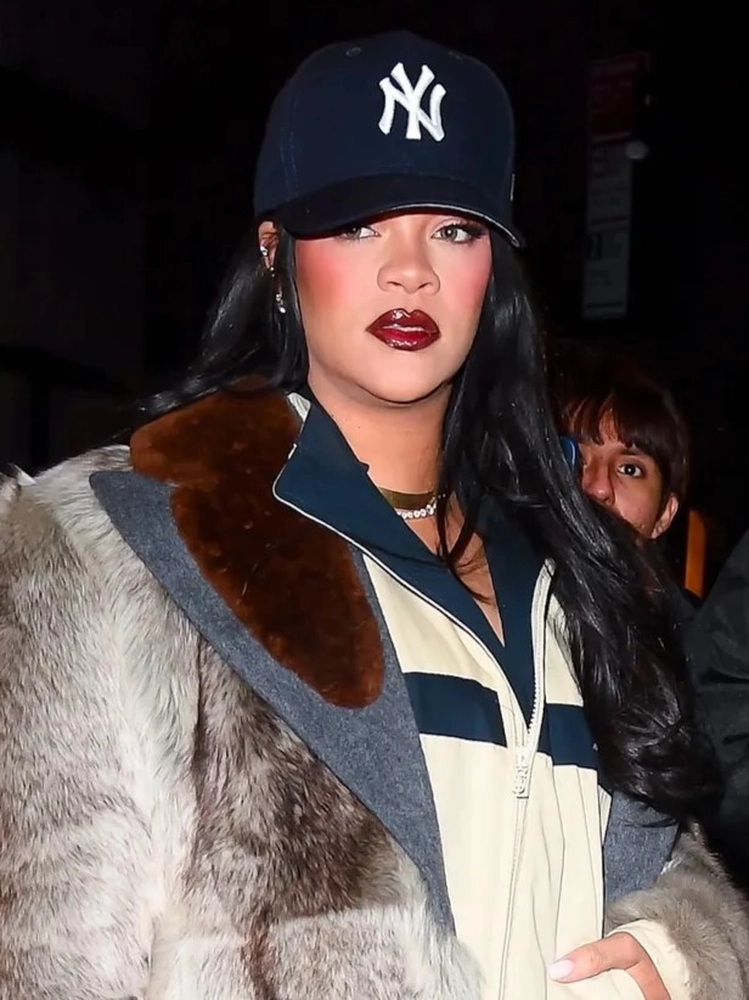 Burgundy Lipstick Is Drinking Red Wine This Fall 5