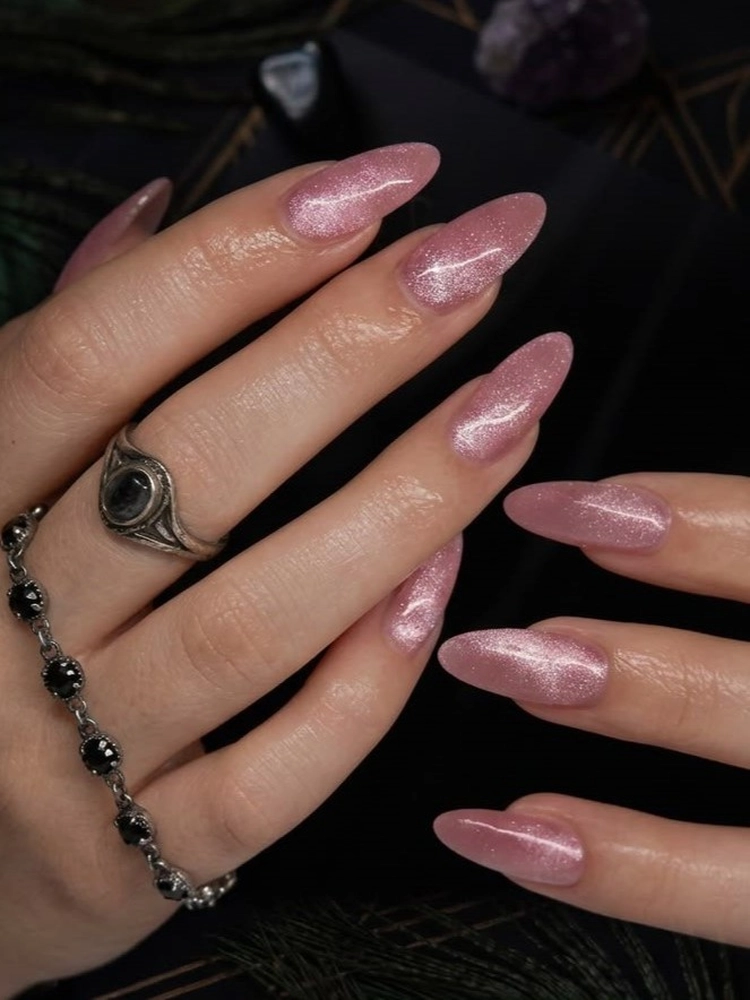 Cat-Eye Nails Had a Life Before TikTok Found Them 9