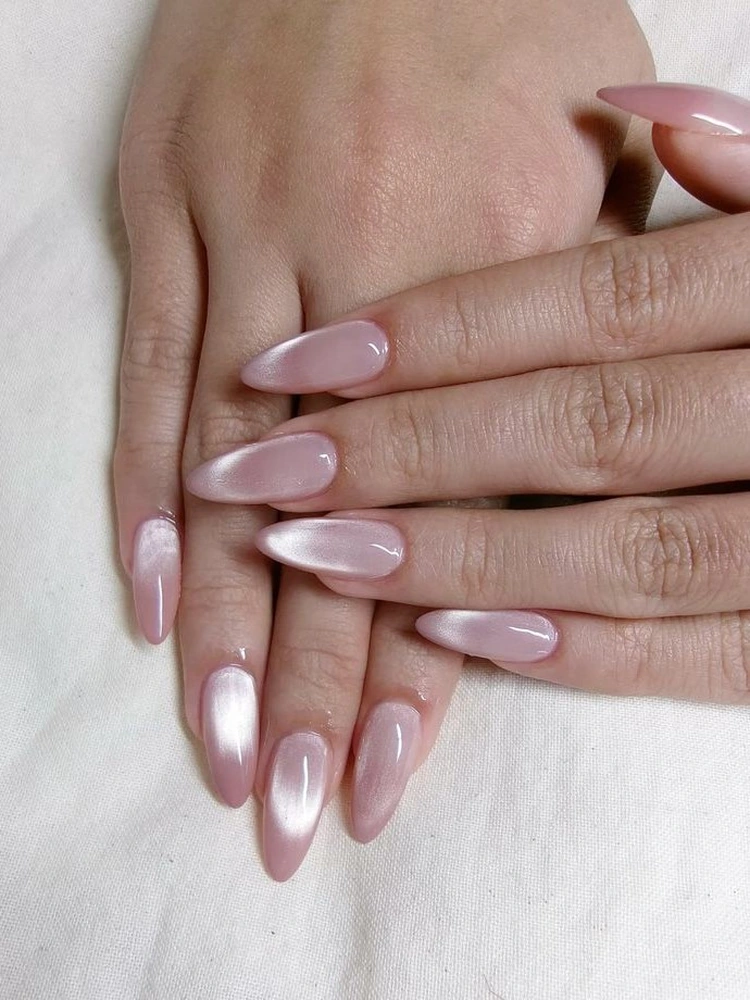 Cat-Eye Nails Had a Life Before TikTok Found Them 6
