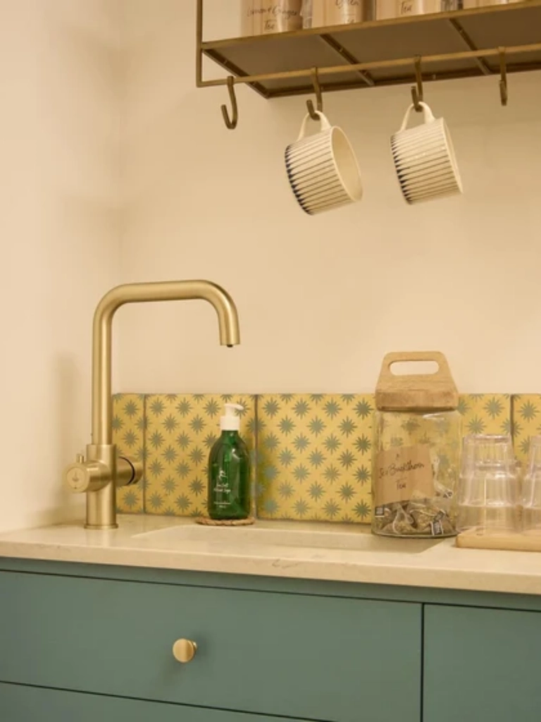 Ceramic tiles kitchen design