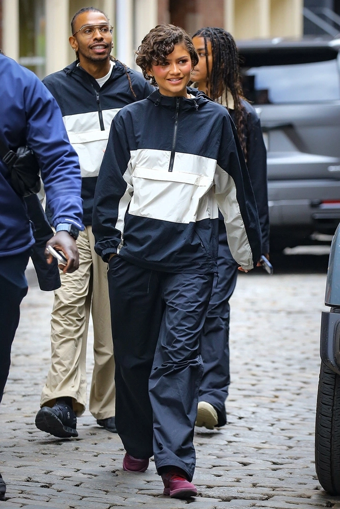 The Windbreaker Is Fall 2026’s Unskippable Jacket 13