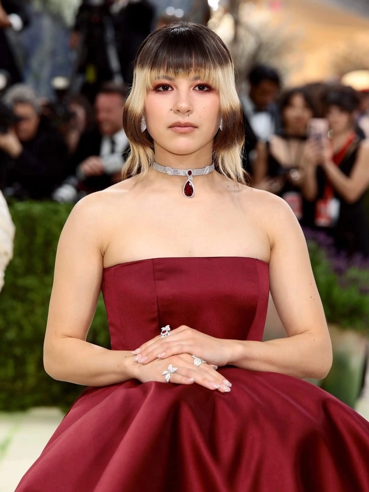 Burgundy eye shadow 3