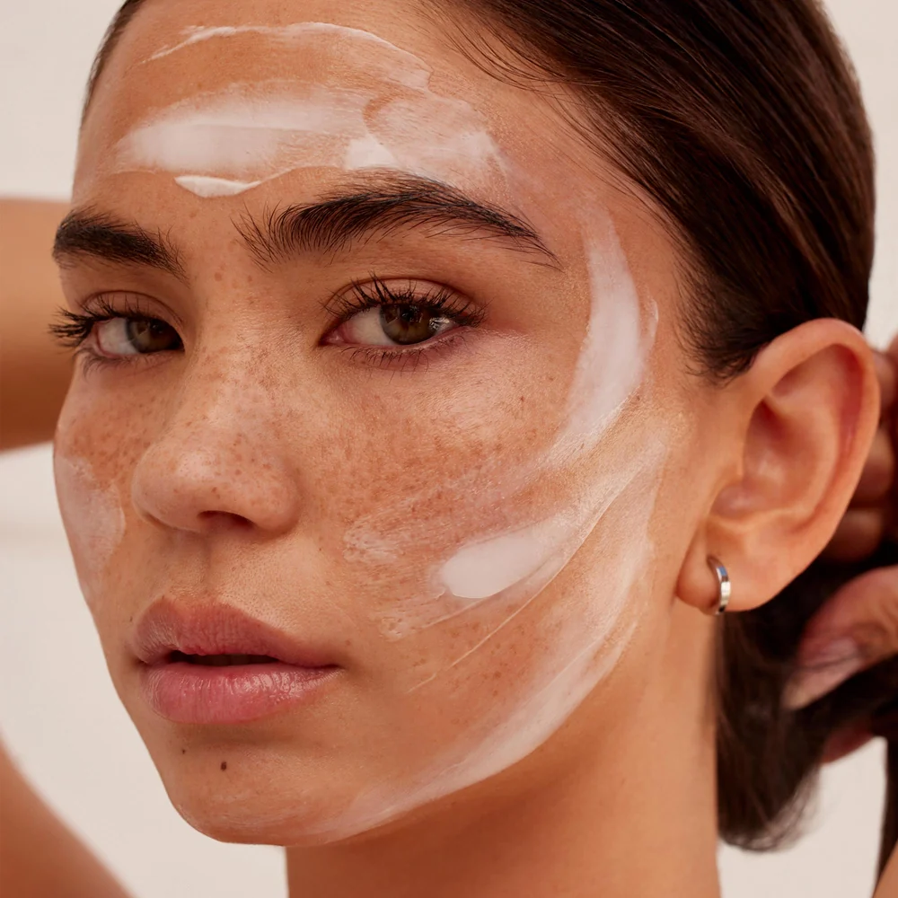 Ceramides: The Lipids That Build the Skin Barrier 9