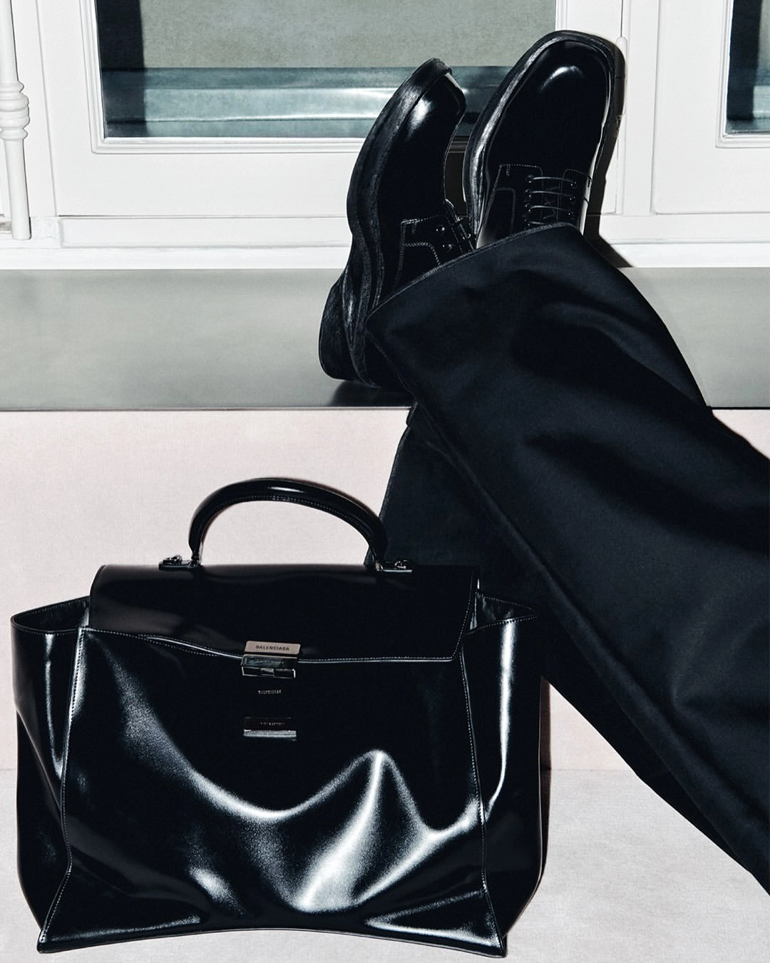 Balenciaga Hourglass Avenue 4