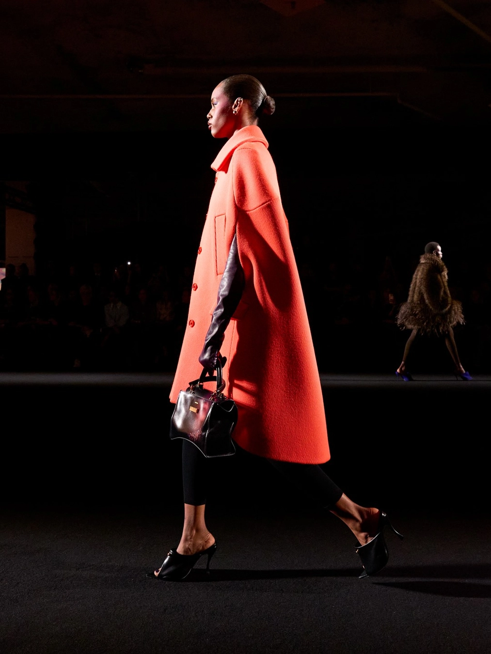 Balenciaga Hourglass Avenue 5