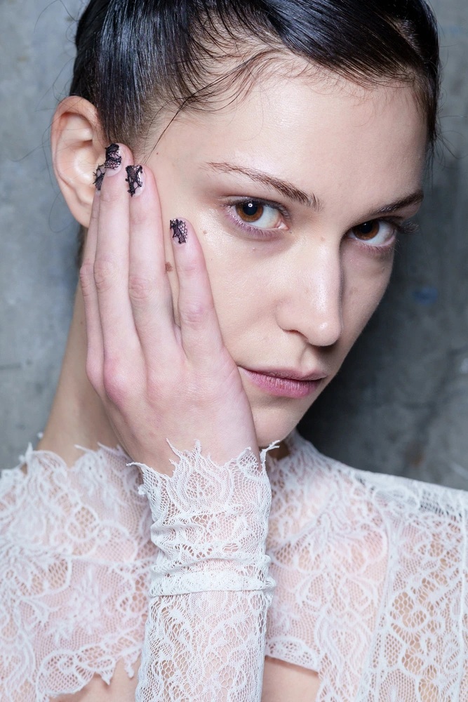Lace Nails Wear Like a Veil 5