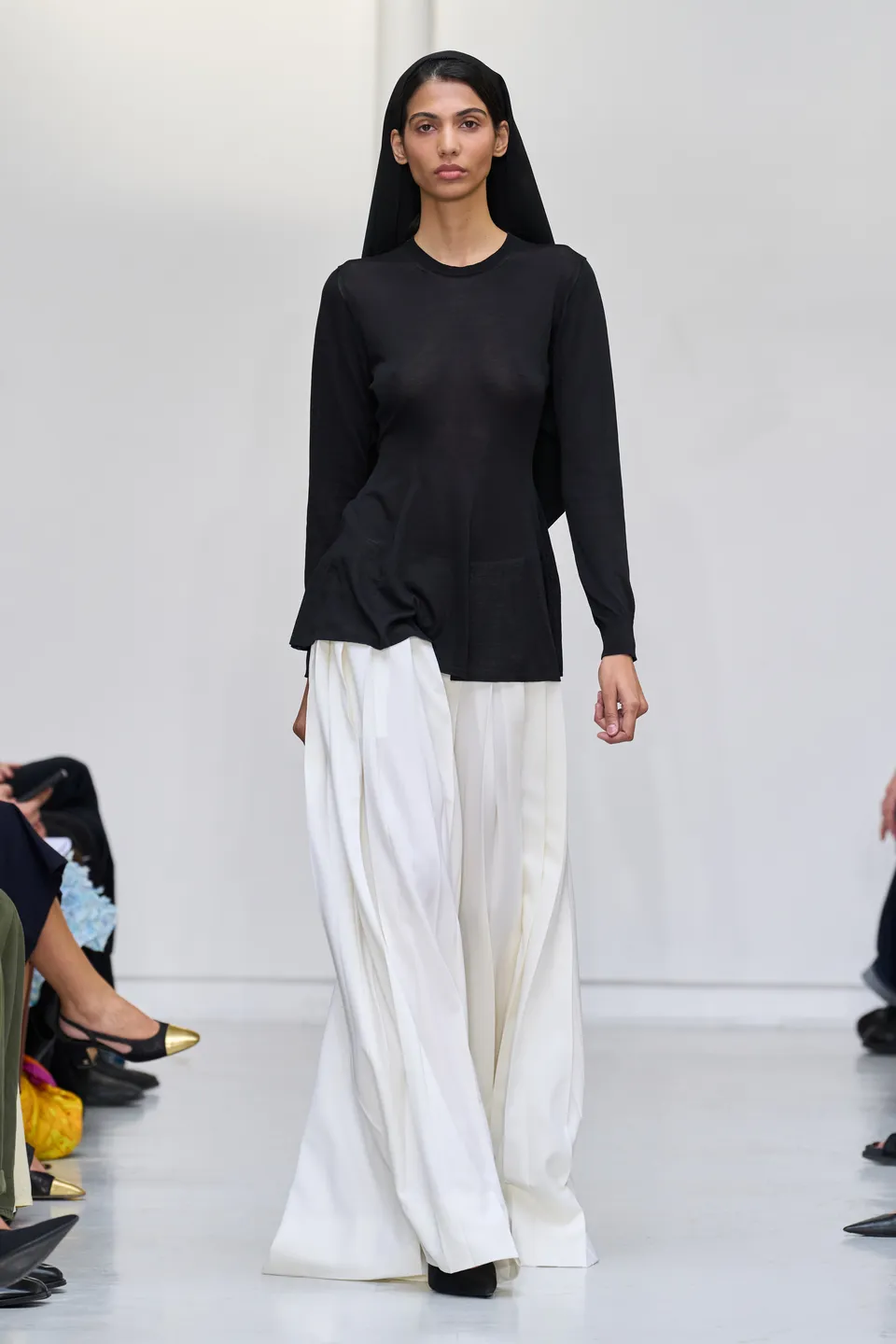 Burc Akyol SS27 0