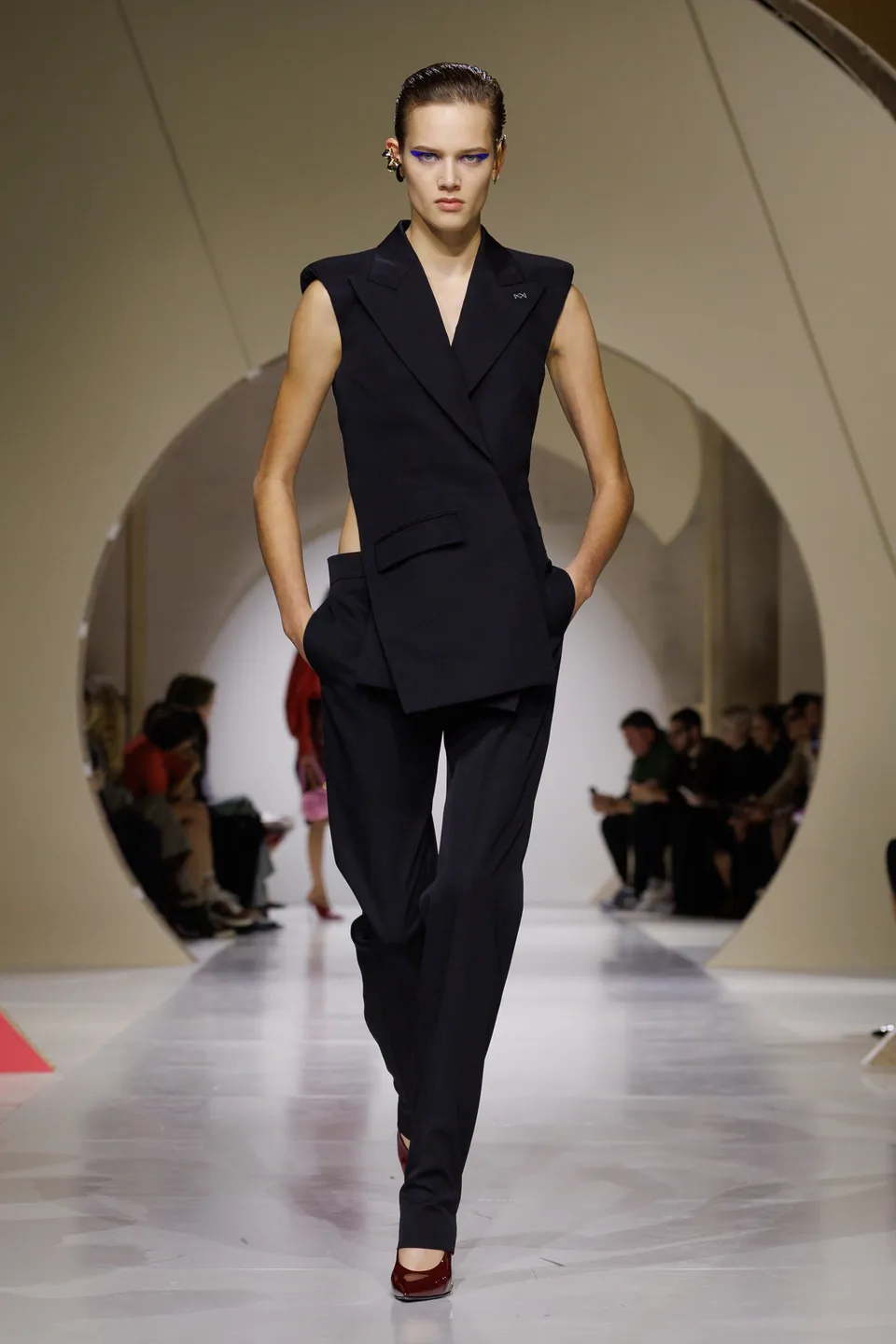 Givenchy SS27 18