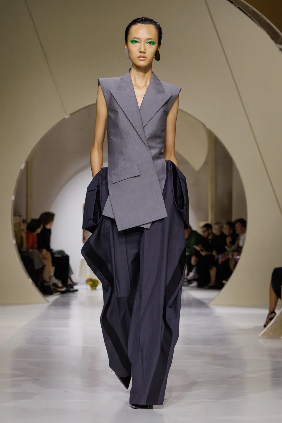 Givenchy SS27 7