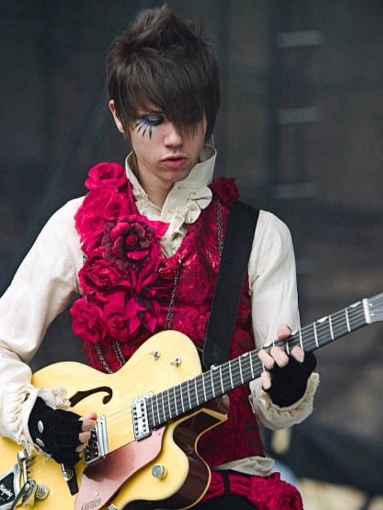 Y2K Goth Makeup 6