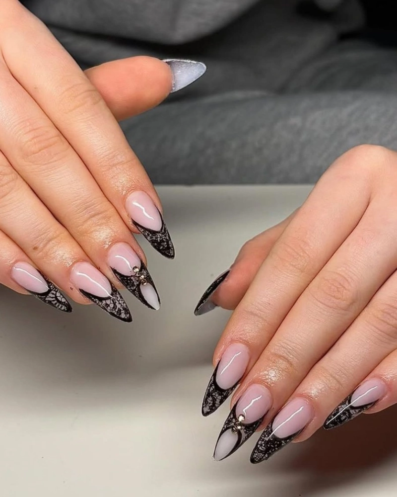 Gothic Nails 0