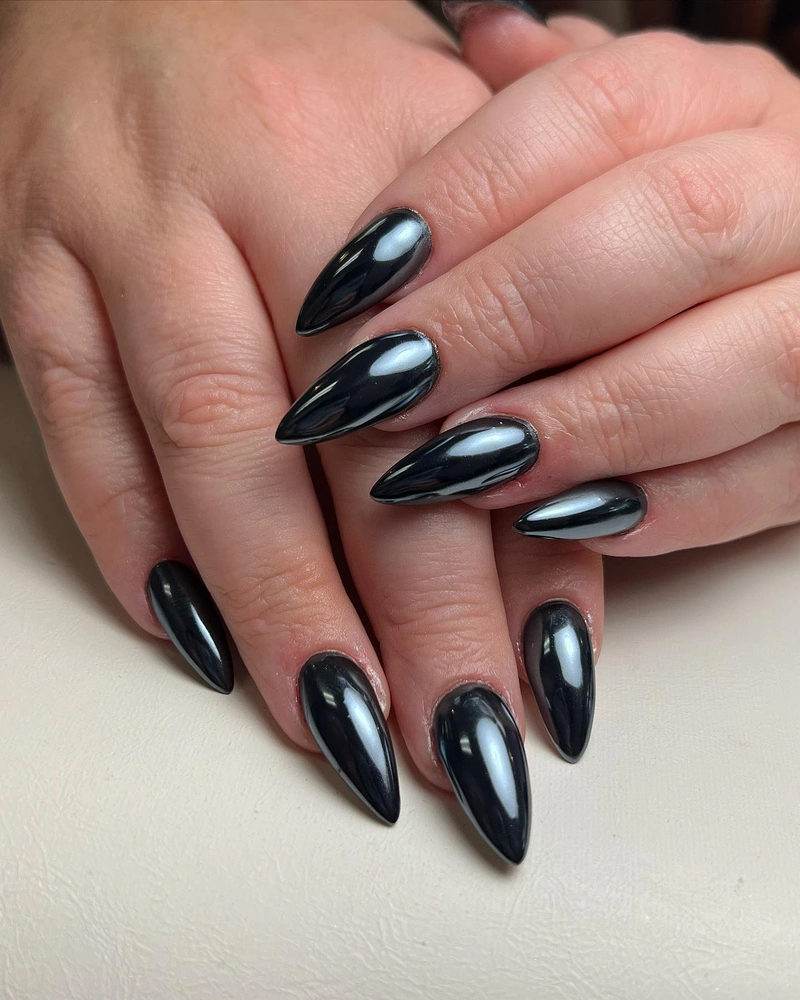 Gothic Nails 1