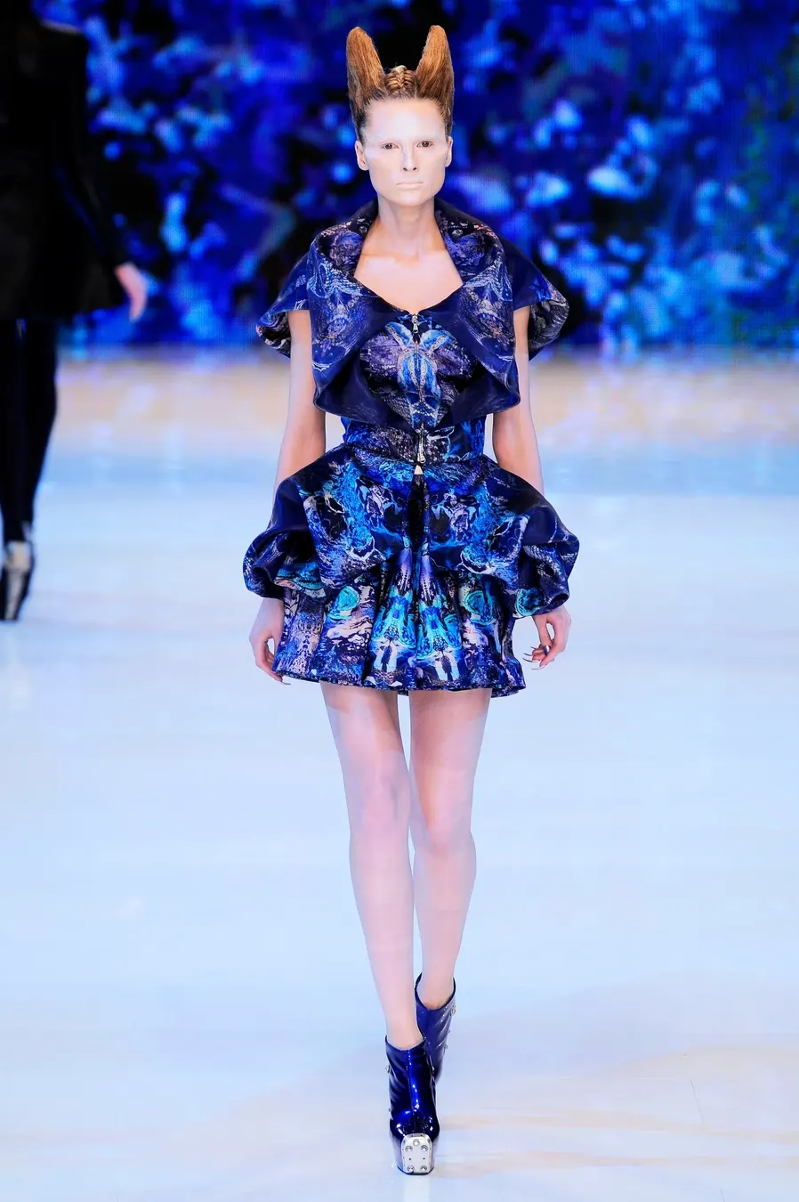 avant-garde style f avant-garde style f