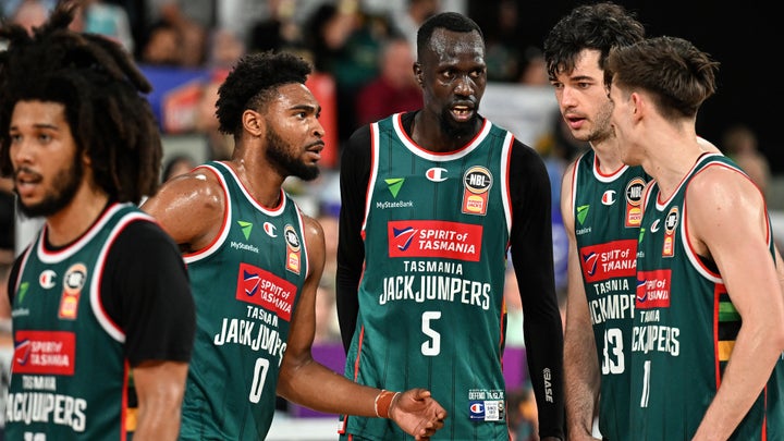 JackJumpers hold on for home victory