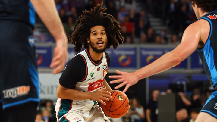 JackJumpers shine under the Melbourne stars
