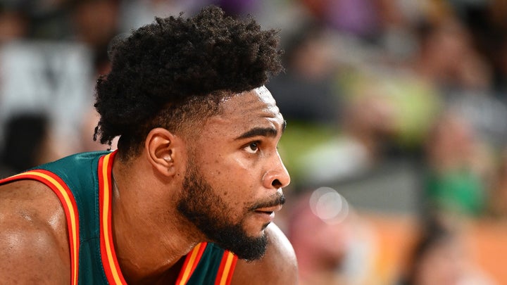 Hamilton's seven threes not enough for JackJumpers