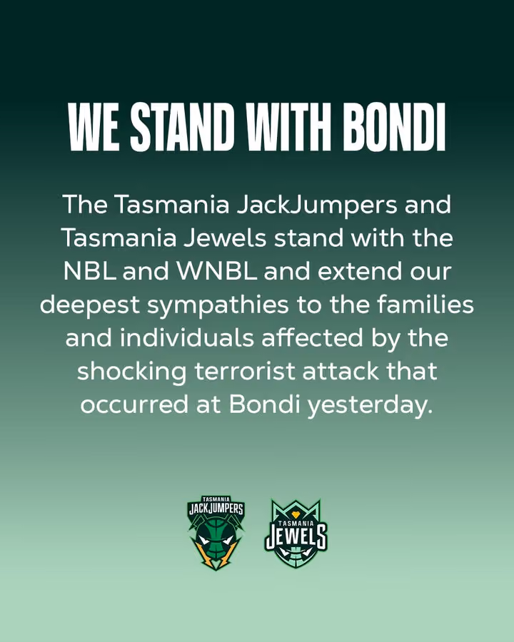 Tasmania JackJumpers & Tasmania Jewels stand with Bondi.