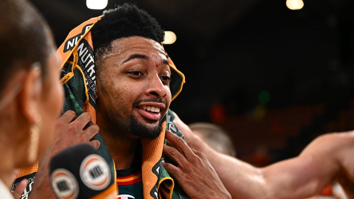 Roth's urging lights fire for DJ's spark
