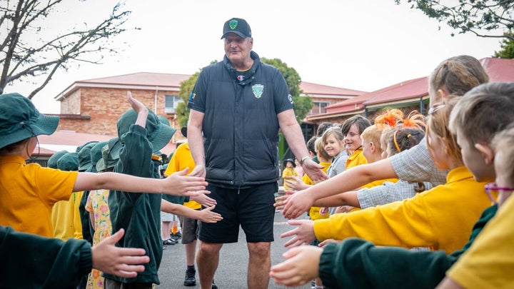How Scott Roth's 'amazing' one-man tour is inspiring Tassie's next generation