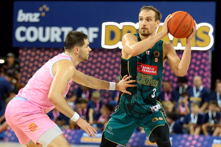 JackJumpers Show Resilience in Close Contest with Breakers
