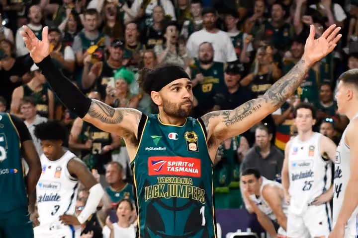 JackJumpers Triumph in Thrilling Overtime Win Against 36ers