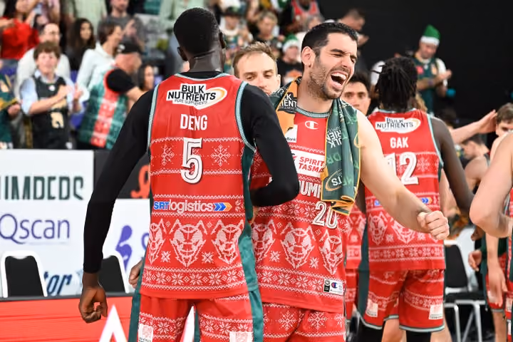 Tasmania JackJumpers Secure Christmas Day Victory Over Breakers for Seventh Straight