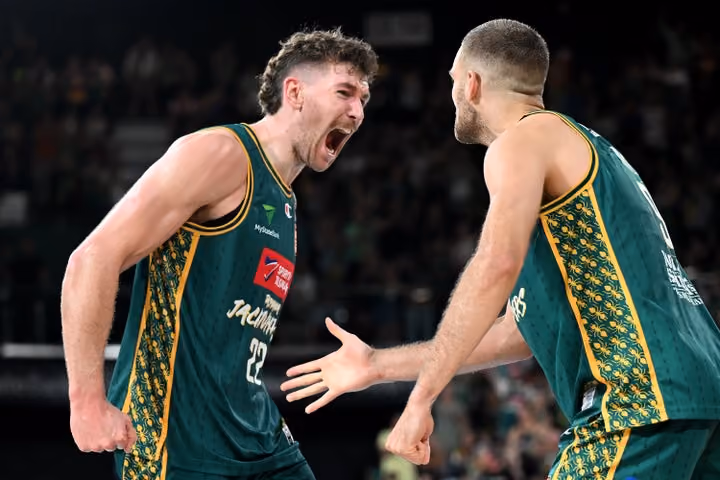 JackJumpers make statement with big win over United
