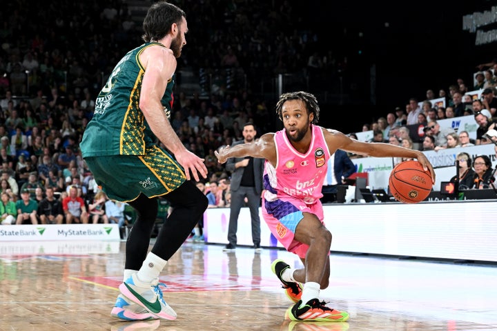 Breakers spoil JackJumpers New Year's Day party