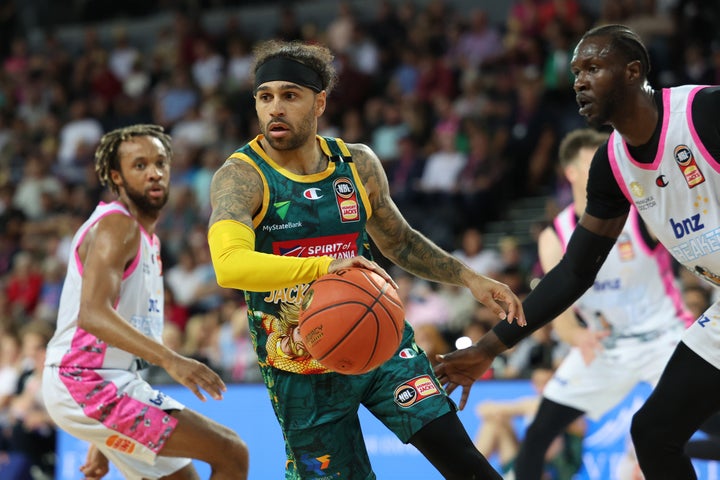 Crawford stars as JackJumpers beat Breakers