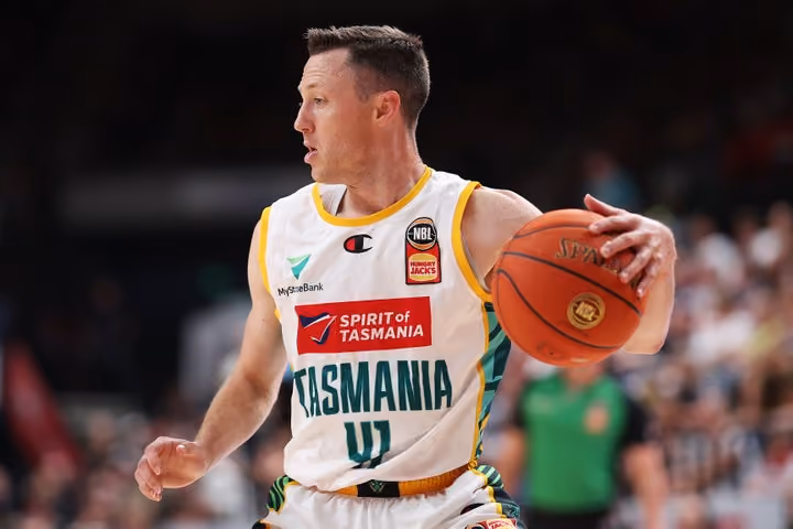 Magette sustains serious facial injury against Hawks