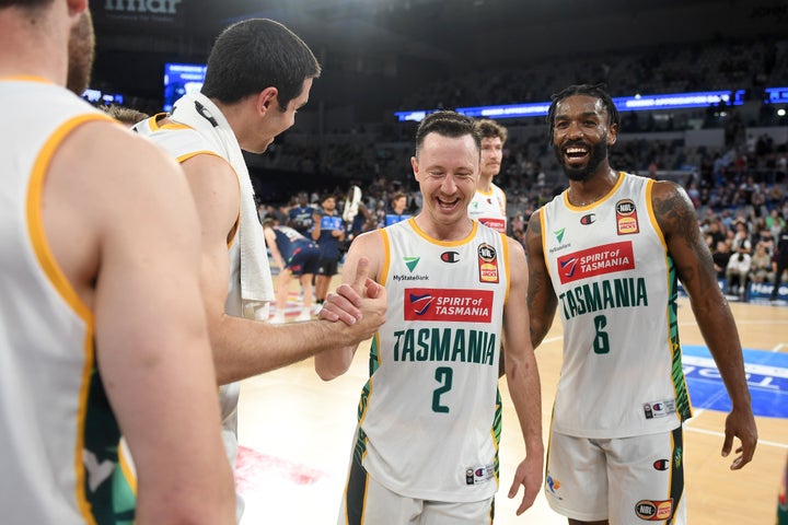 JackJumpers stay tough to overrun United
