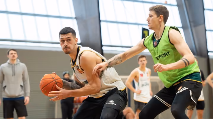 JackJumpers add size with Forsyth and Tomasi